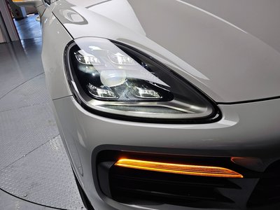 PORSCHE CAYENNE - 9