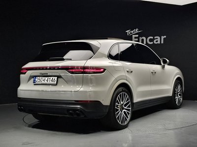 PORSCHE CAYENNE - 4
