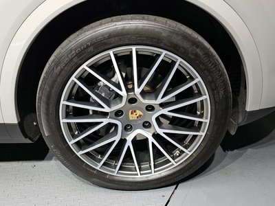 PORSCHE CAYENNE - 8