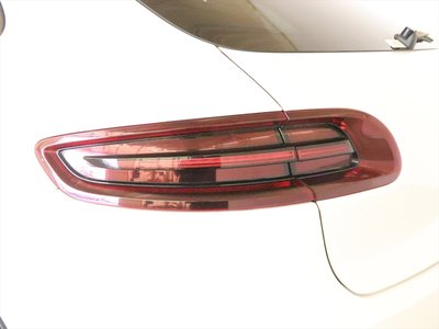 PORSCHE MACAN - 9