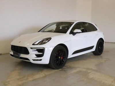PORSCHE MACAN - 1