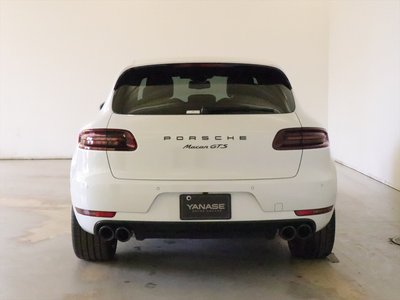 PORSCHE MACAN - 3