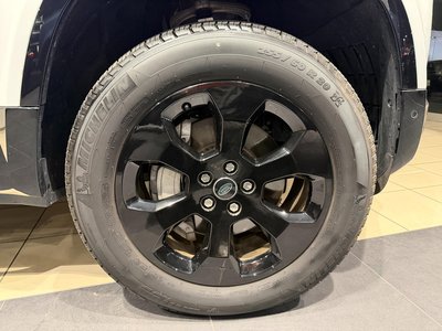 LAND ROVER DEFENDER - 9