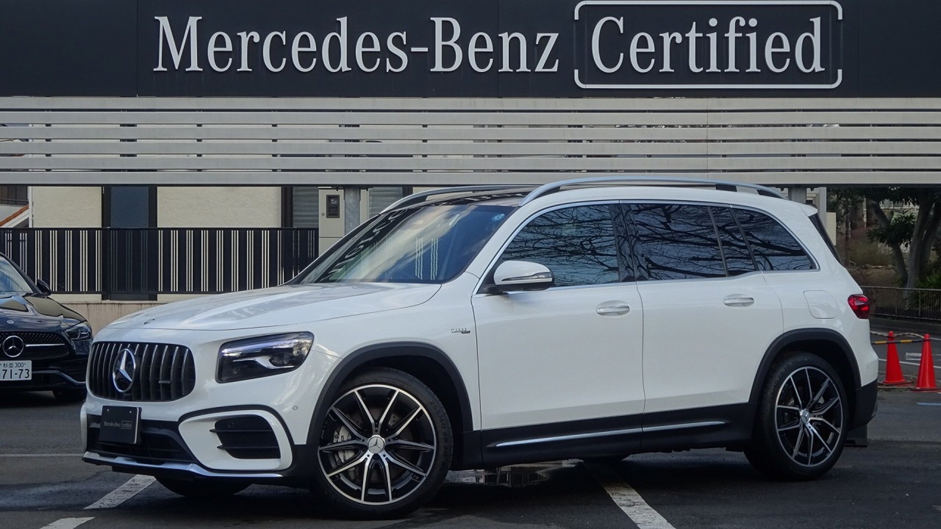 MERCEDES-BENZ GLB AMG - View 1