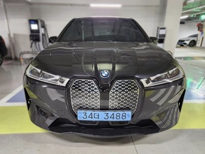 BMW IX - 1