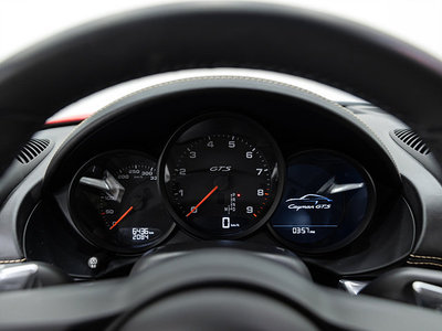 PORSCHE 718 - 8