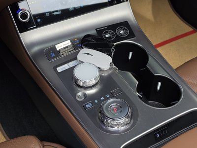 2024 Genesis GV70 photo 9