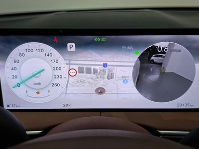 2024 Genesis GV70 photo 8