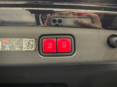 MERCEDES-BENZ E-CLASS - 10