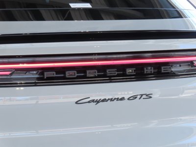 2025 Porsche CAYENNE 照片 10