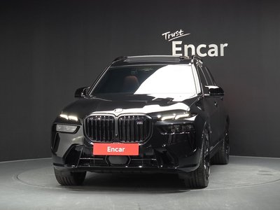 2025 BMW X7 照片 2