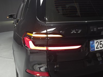 2025 BMW X7 照片 10