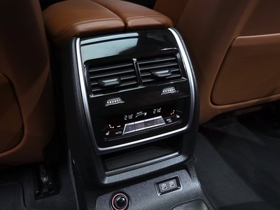 2025 BMW X7 缩略图 36