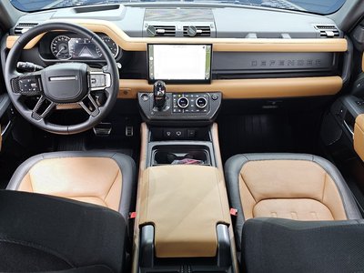 LAND ROVER DEFENDER - 5