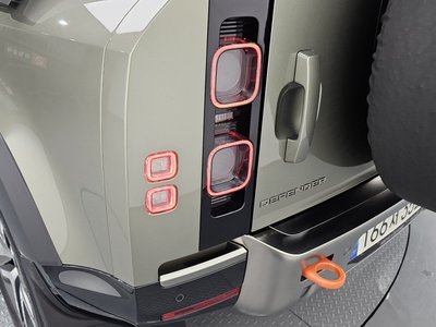 LAND ROVER DEFENDER - 10