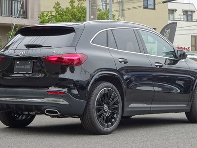 MERCEDES-BENZ GLA - 4
