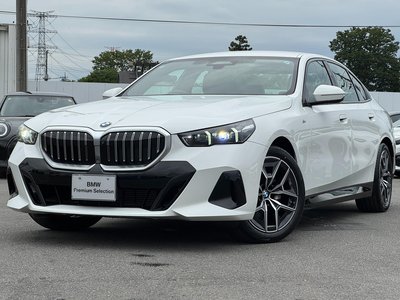 BMW 5 SERIES - 1