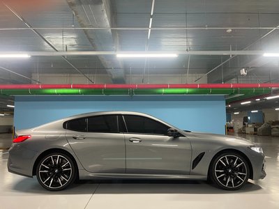 2025 BMW 8 SERIES 照片 2