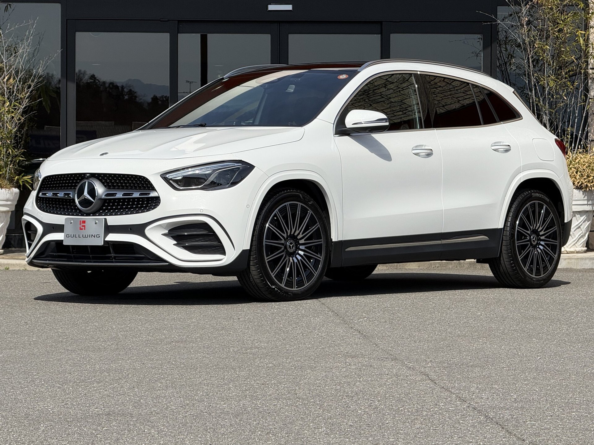 MERCEDES-BENZ GLA - View 1