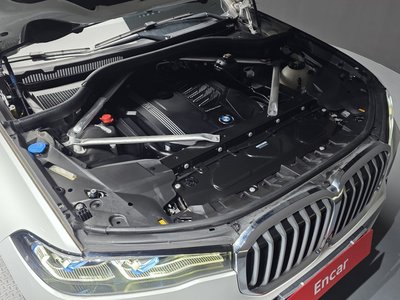 BMW X7 - 7