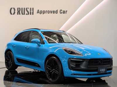 PORSCHE MACAN - 1