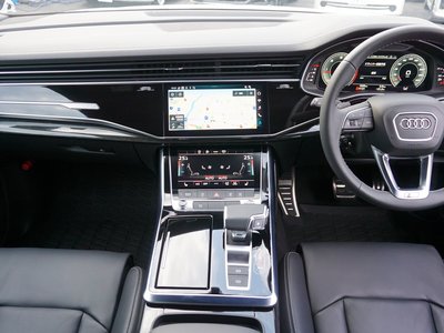 2024 AUDI Q8 photo 2