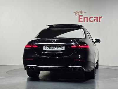 MERCEDES-BENZ E-CLASS - 4