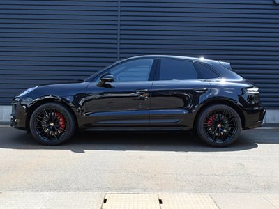 صورة 2 لـ 2023 Porsche MACAN