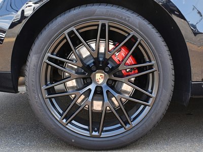 صورة 6 لـ 2023 Porsche MACAN