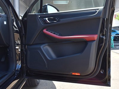 صورة مصغرة 16 لـ 2023 Porsche MACAN