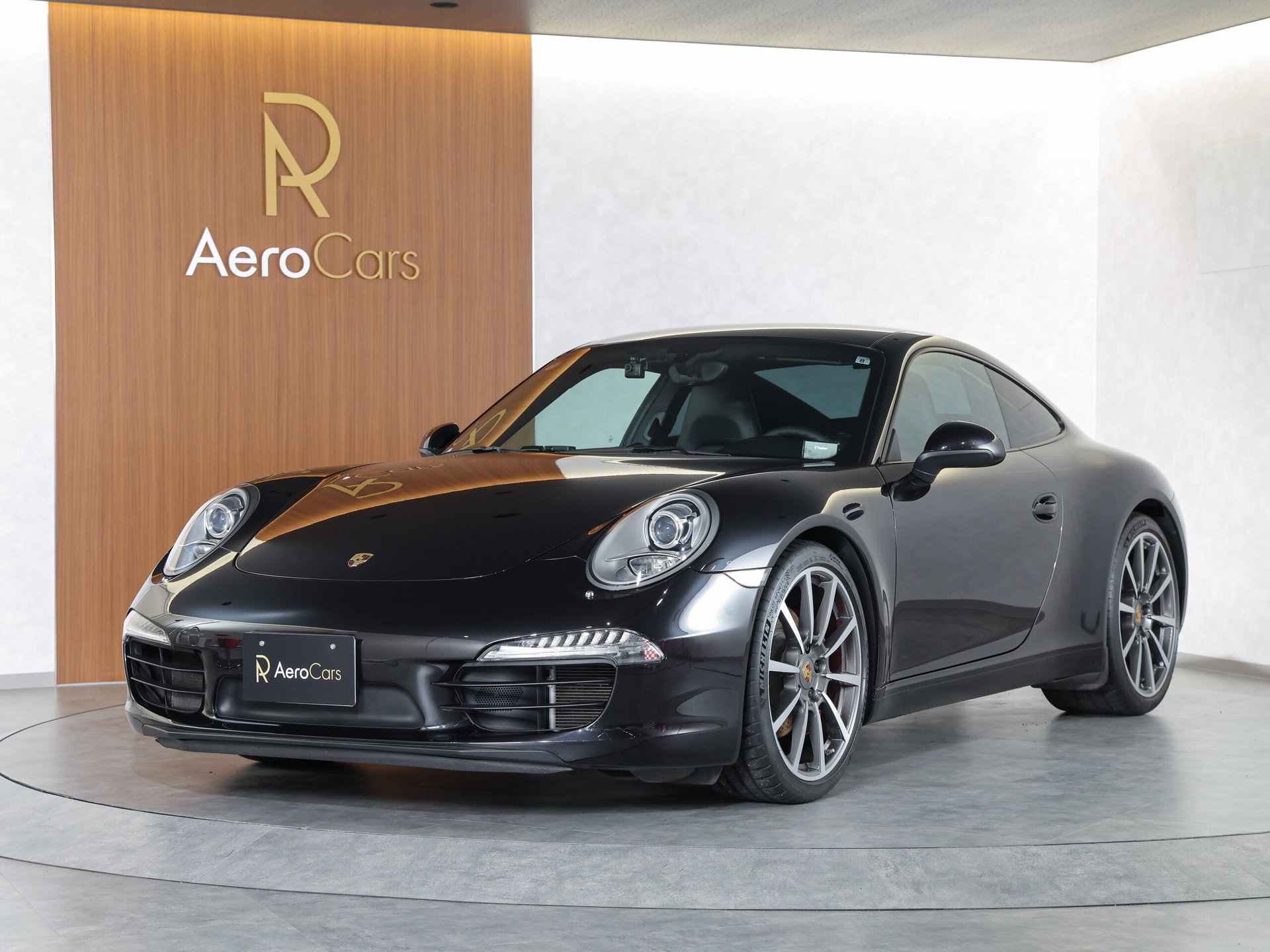 PORSCHE 911 - View 1