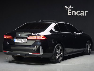 2025 BMW 5 SERIES 照片 4