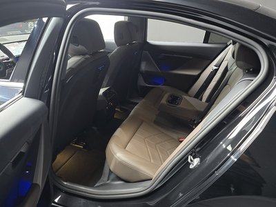 2025 BMW 5 SERIES — миниатюра 11
