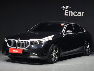 2025 BMW 5 SERIES 照片 1