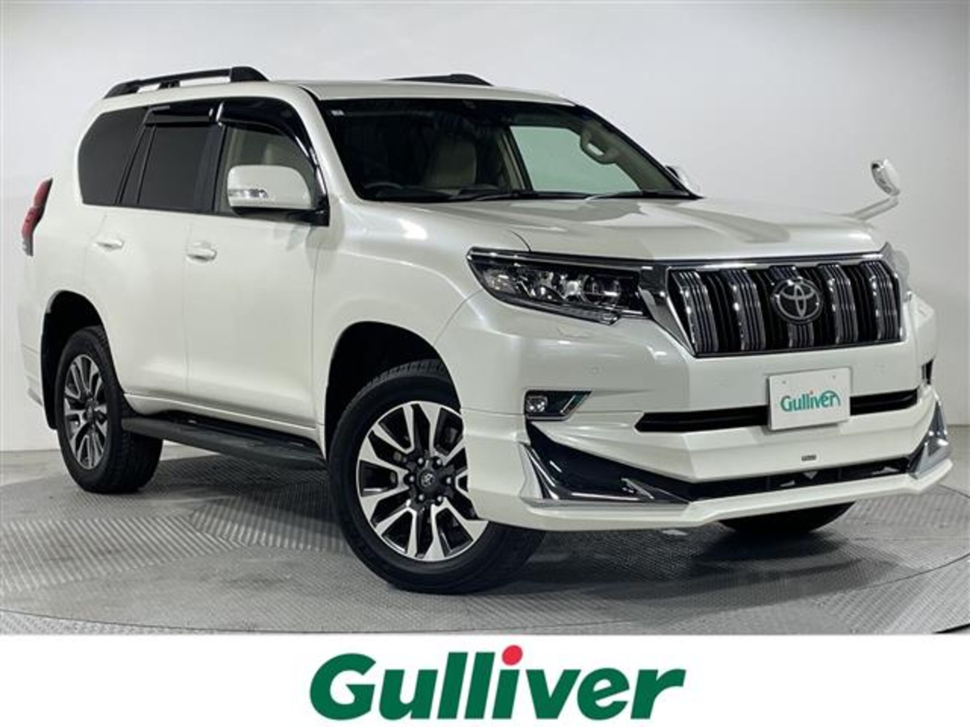 TOYOTA LAND CRUISER PRADO - View 1