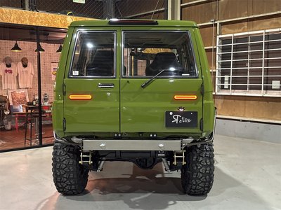 TOYOTA LAND CRUISER 70 - 9
