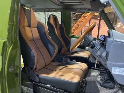 TOYOTA LAND CRUISER 70 - 2