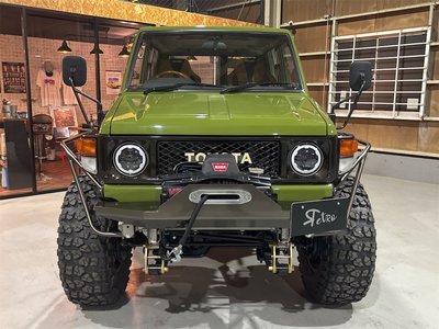 TOYOTA LAND CRUISER 70 - 8