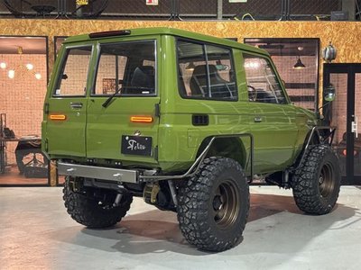 TOYOTA LAND CRUISER 70 - 5