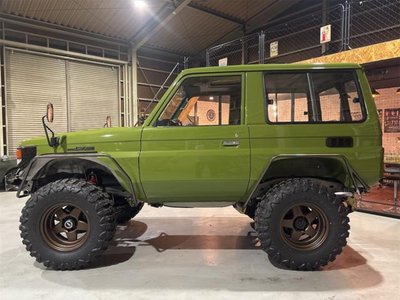 TOYOTA LAND CRUISER 70 - 6