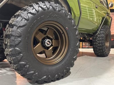 TOYOTA LAND CRUISER 70 - 7