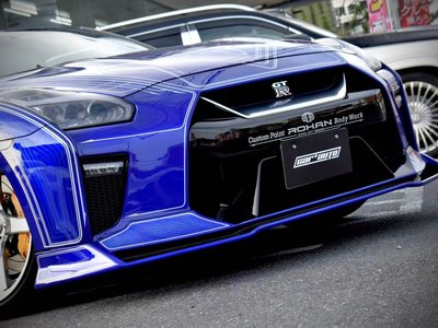 NISSAN GT-R - 2