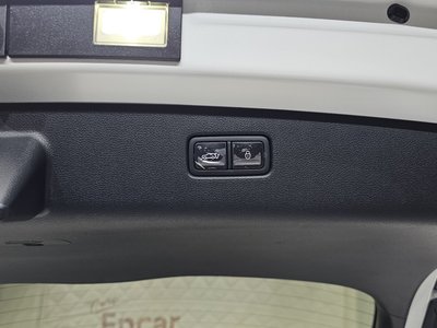 2023 Genesis GV70 — миниатюра 28