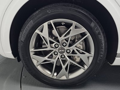 صورة 8 لـ 2023 Genesis GV70