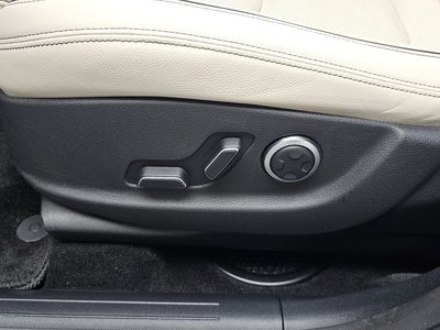 2023 Genesis GV70 — миниатюра 34