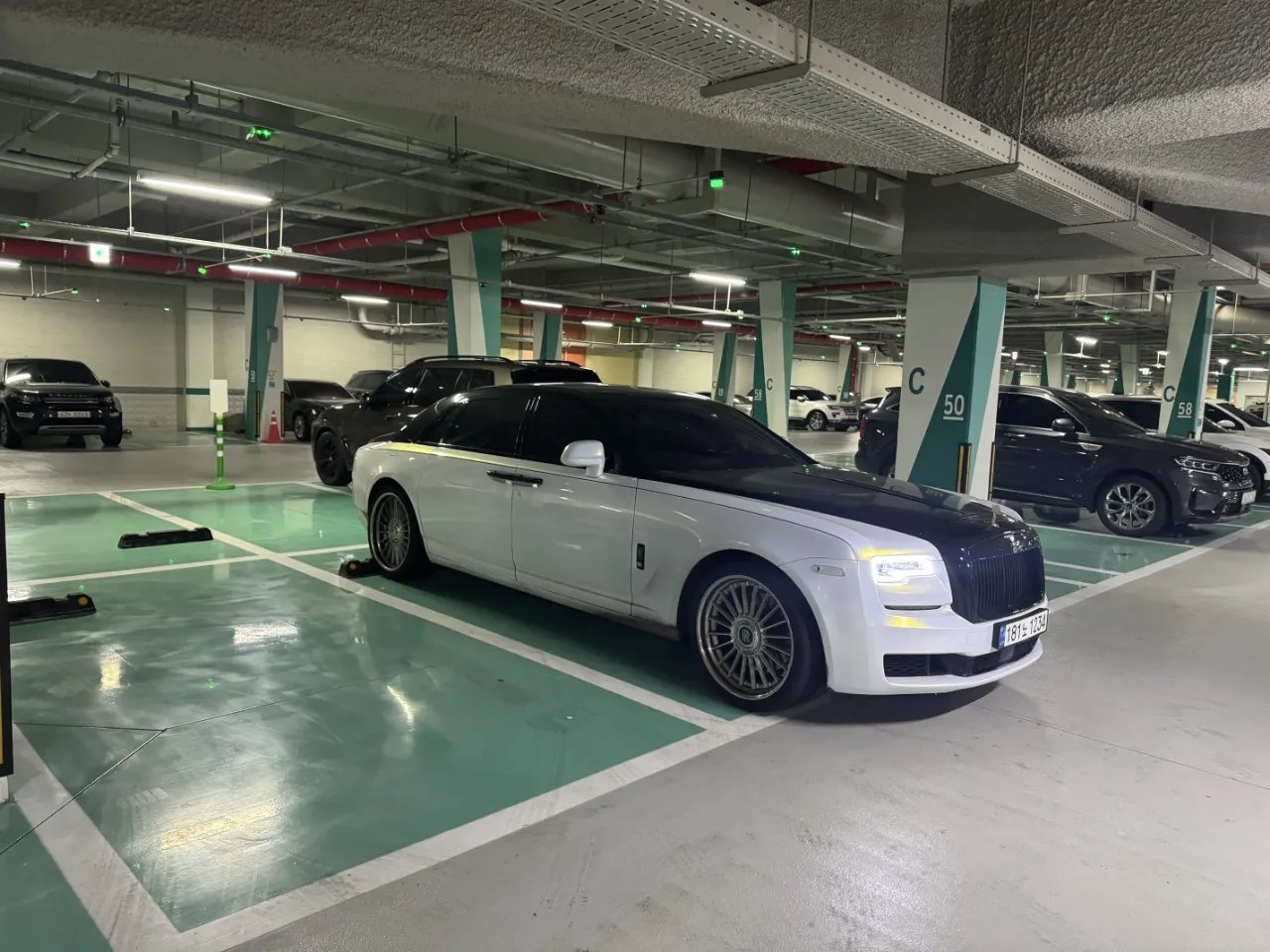 ROLLS ROYCE GHOST - View 1