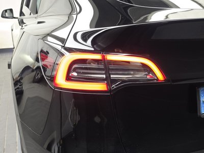 صورة 10 لـ 2022 Tesla MODEL Y