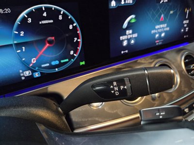 MERCEDES-BENZ E-CLASS - 9