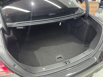 MERCEDES-BENZ E-CLASS - 7