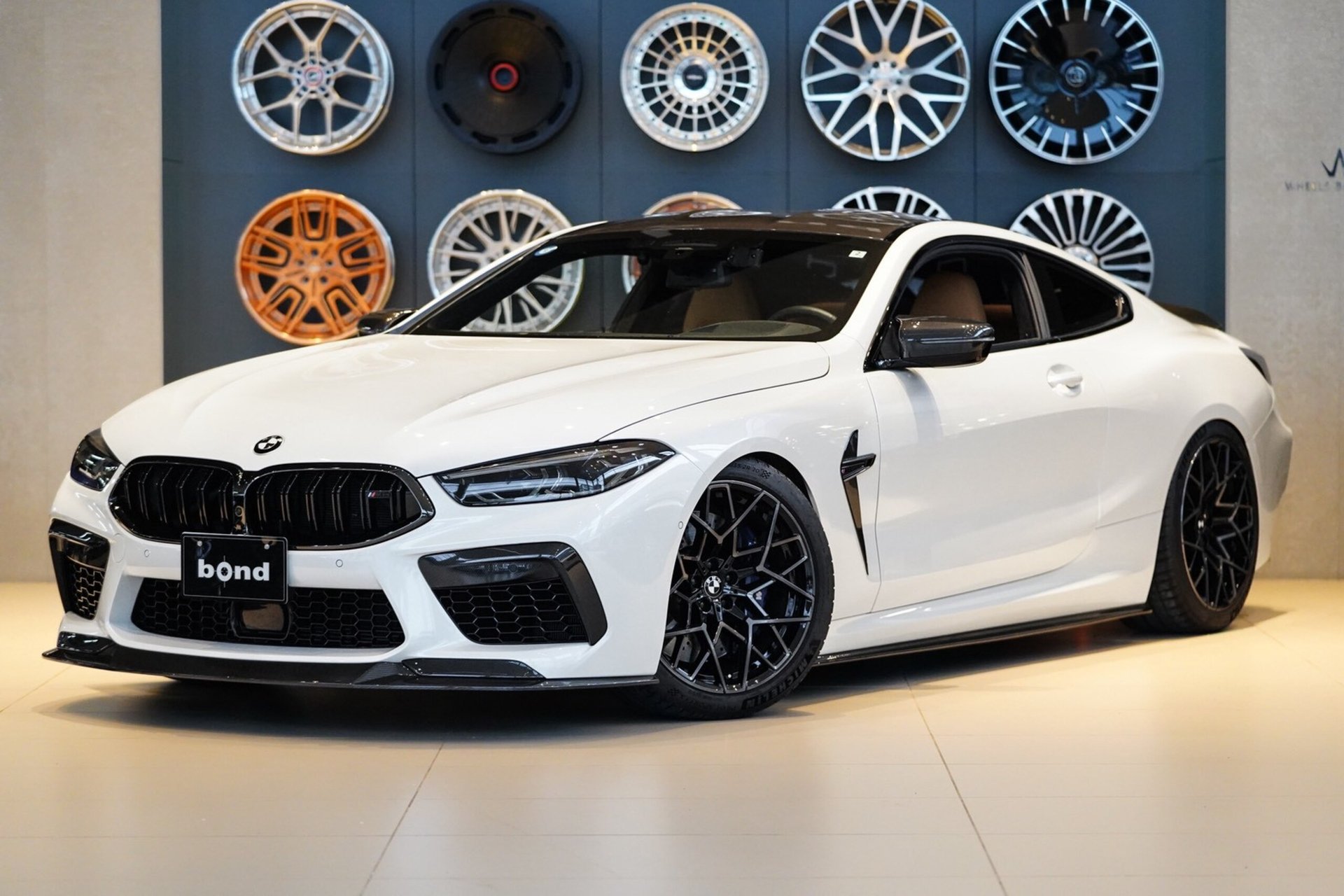 BMW M8 - View 1